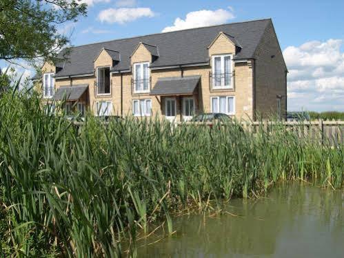 The Tally Ho Hotel - B&B Bicester Dış mekan fotoğraf