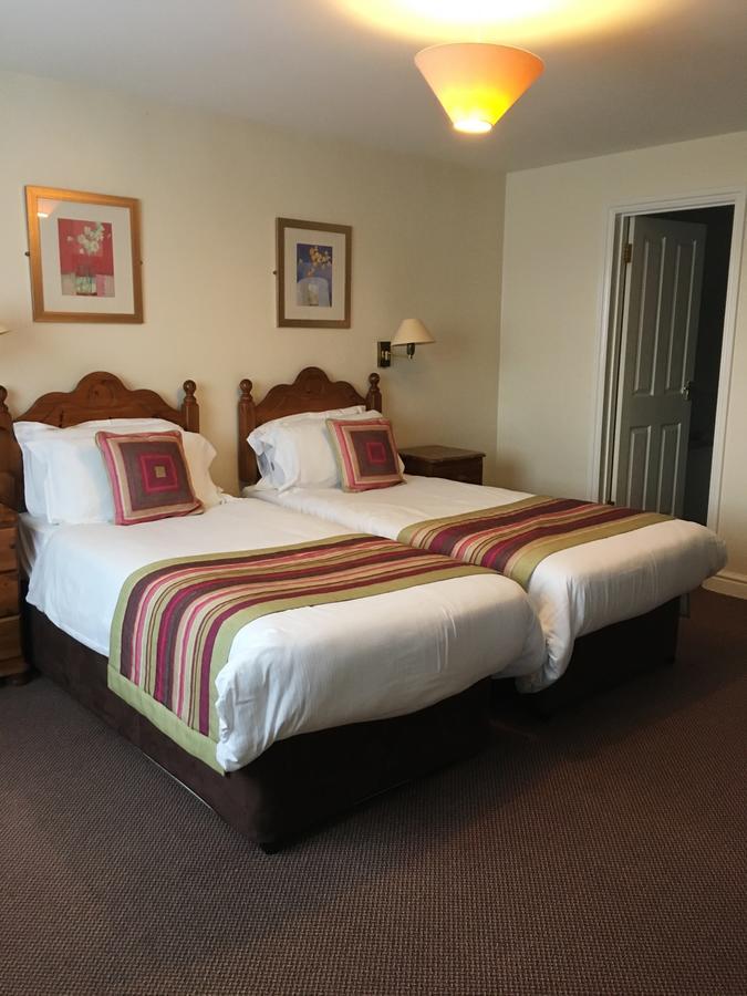 The Tally Ho Hotel - B&B Bicester Dış mekan fotoğraf