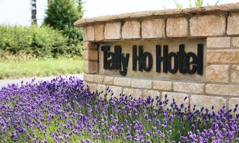 The Tally Ho Hotel - B&B Bicester Dış mekan fotoğraf
