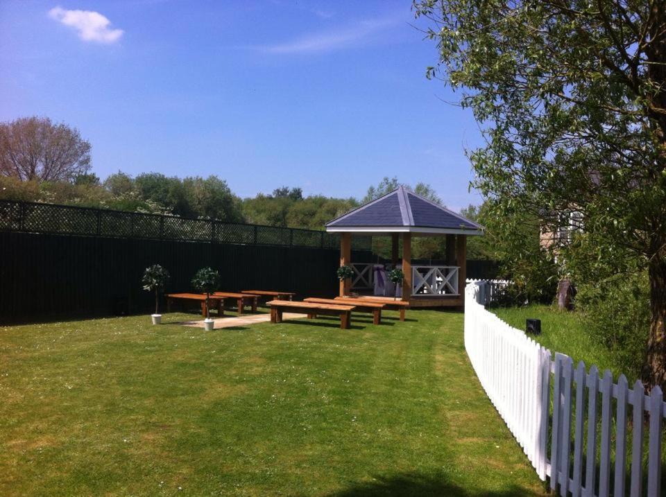 The Tally Ho Hotel - B&B Bicester Dış mekan fotoğraf