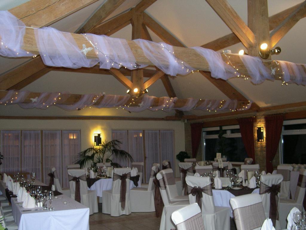 The Tally Ho Hotel - B&B Bicester Dış mekan fotoğraf